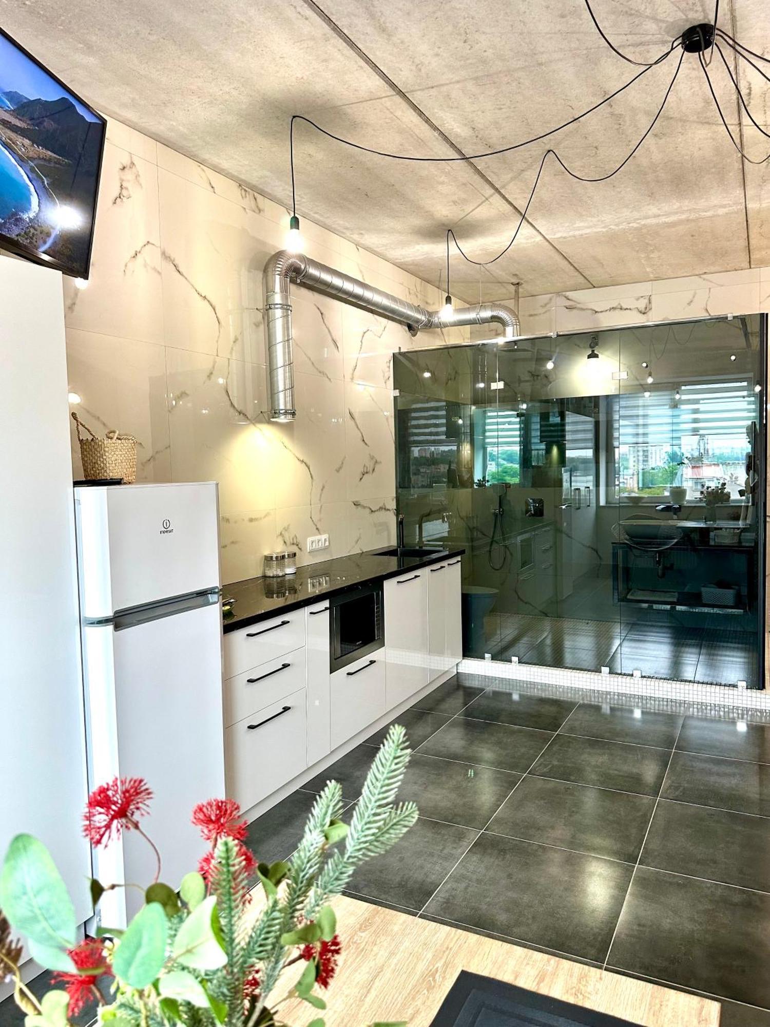 Comfortable Apartments With A Coffee Machine In The City Centre, Zlata Plaza Rivne Eksteriør billede